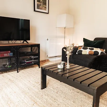 Black Cabin, Uniek Nieuw Midden Op De Veluwe Vakantiehuis *